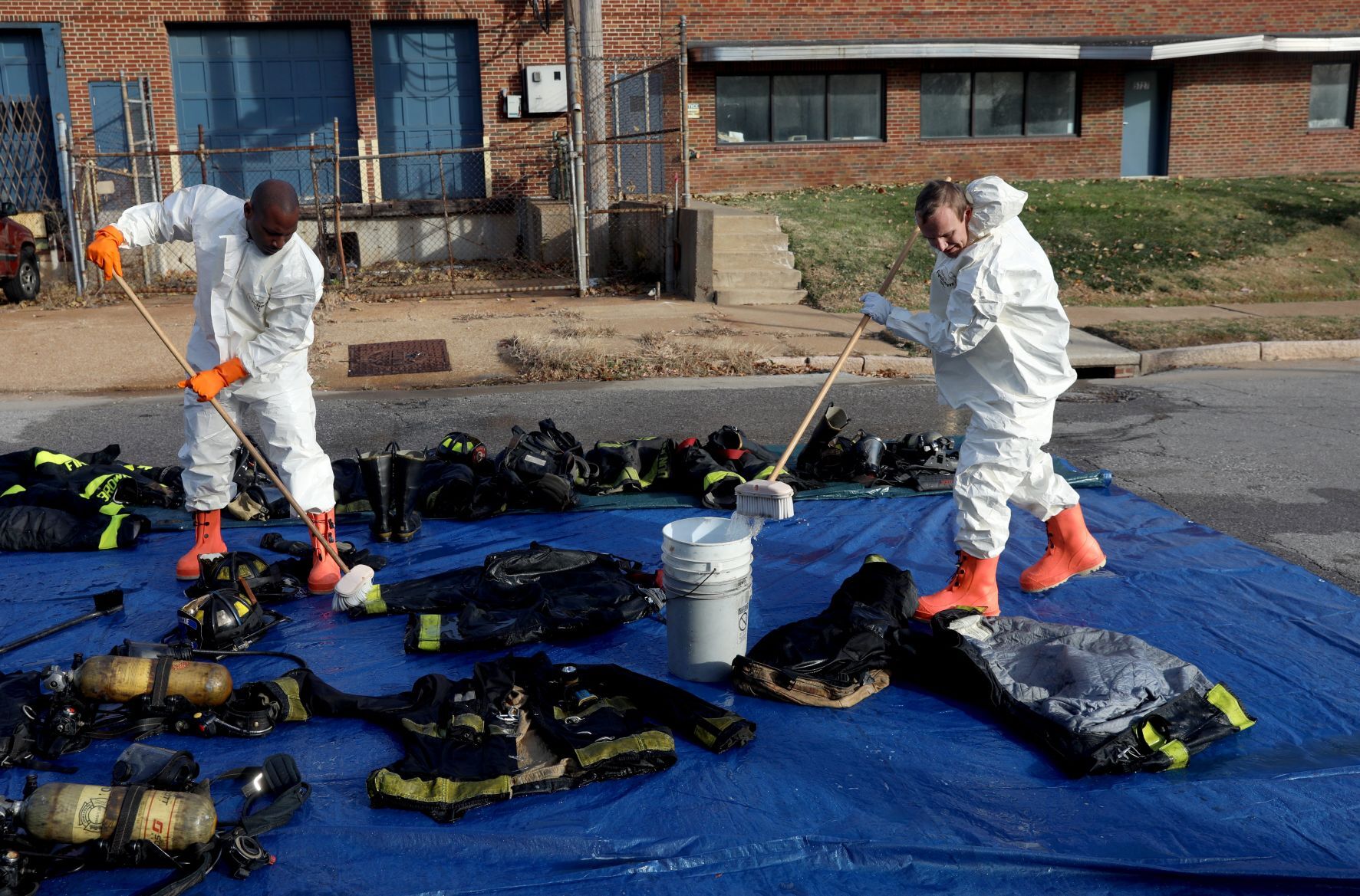 Two firefighters injured near site of chemical leak in St. Louis